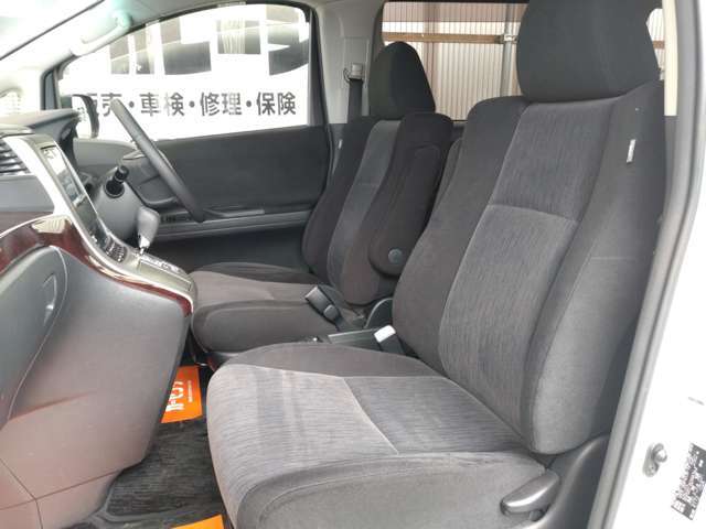 車内は嫌な臭いや気になる汚れも無くクリーン。車内がキレイだと気持ち良く運転が出来ますよね！