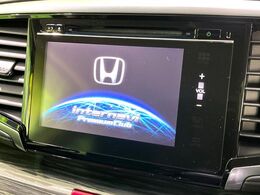 【メーカー純正ナビ】インテリアに溶け込むスタイリッシュな「専用設計」メーカーナビを装備♪視認性や操作性など基本性能にも優れ、より上質なカーライフをお楽しみいただけます。