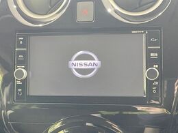 【ナビゲーション】目的地までしっかり案内してくれる使いやすいナビ。Bluetooth接続すればお持ちのスマホやMP3プレイヤーの音楽を再生可能！毎日の運転がさらに楽しくなります！！