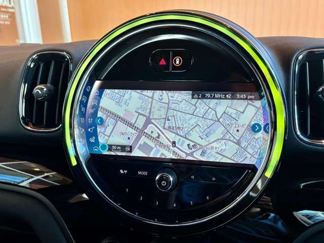 HDDナビ：大容量のハードディスクドライブを備えているので、音楽や動画など容量を気にすることなく取り込むことができ、高音質・高画質なコンテンツを思う存分楽しむことができます！