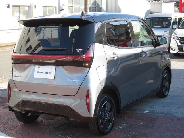 新車メーカー保証継承しての販売納車となります。＊保証内容＊【特別保証】新車登録日より5年又は10万kmまで　【一般保証】新車登録日より3年又は6万kmまで