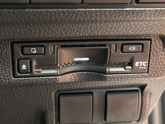 【ETC】高速道路の料金所をストレスなく通過！話題のスポットやサービスエリアに多い「スマートIC」利用時は必須のアイテムです。当店でセットアップを実施、ご納車当日からすぐにご利用いただけます！