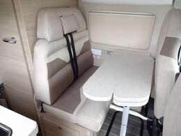 フジカーズジャパン厚木店　☆お問い合わせ先☆　TEL046-243-6322　キャンピングカー担当直通メールatsugi＠fujicars.jp　お気軽にお問い合わせください。