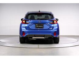 大きな六連 のエンブレムが中央に付いておりますので後ろから見ても一目でスバル車だと判ります