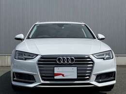 Audiでは2004年以降、この逆台形型のシングルフレームグリルを採用しています。他ブランドのフロントマスクデザインにも大きな影響を与えています。