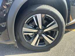 万一の衝突に備えて、いつでも安心して運転できるようエアバックシステムなどの安全装備を標準搭載！！