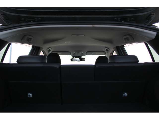 衝突軽減ブレーキ♪車検整備付♪ナビTV♪バックモニター♪スマートキー♪Bluetooth♪シートヒーター♪ETC♪レザーシート♪コーナーセンサー♪