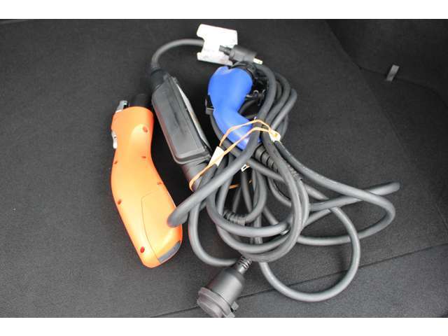衝突軽減ブレーキ♪車検整備付♪ナビTV♪バックモニター♪スマートキー♪Bluetooth♪シートヒーター♪ETC♪レザーシート♪コーナーセンサー♪