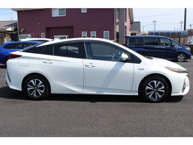 衝突軽減ブレーキ♪車検整備付♪ナビTV♪バックモニター♪スマートキー♪Bluetooth♪シートヒーター♪ETC♪レザーシート♪コーナーセンサー♪