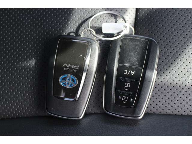 衝突軽減ブレーキ♪車検整備付♪ナビTV♪バックモニター♪スマートキー♪Bluetooth♪シートヒーター♪ETC♪レザーシート♪コーナーセンサー♪