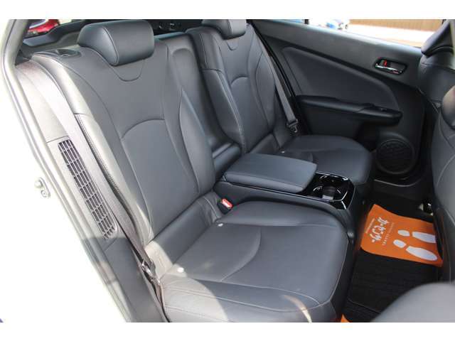衝突軽減ブレーキ♪車検整備付♪ナビTV♪バックモニター♪スマートキー♪Bluetooth♪シートヒーター♪ETC♪レザーシート♪コーナーセンサー♪