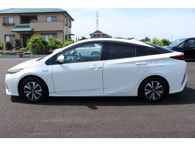 衝突軽減ブレーキ♪車検整備付♪ナビTV♪バックモニター♪スマートキー♪Bluetooth♪シートヒーター♪ETC♪レザーシート♪コーナーセンサー♪