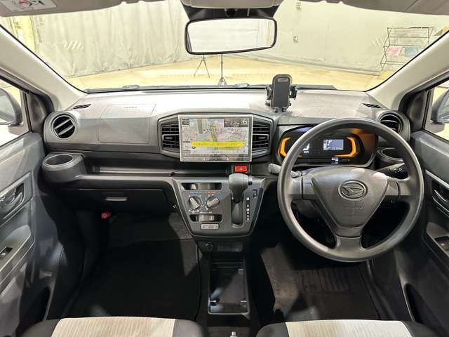 納車前にはスタッフによってピカピカに仕上げてご納車致します。オプションでガラスコーティングなどオススメ品も格安で承ります！