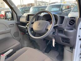 ワイドな視界を確保して、運転しやすいインパネデザインです。各種操作類は適切な位置にあり疲労を軽減します【国道152号線（飛龍街道）沿い】　営業時間10時?18時30分　【　定休日　火曜日　第3水曜日】