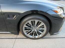 あらゆるシーンで味わえる、思い通りの操舵感ドライビングの愉しさが、レクサスの魅力です。