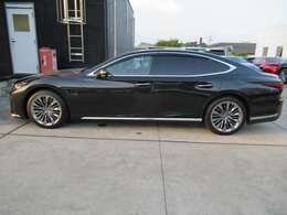 上質で洗練された快感の走りをご体感ください。