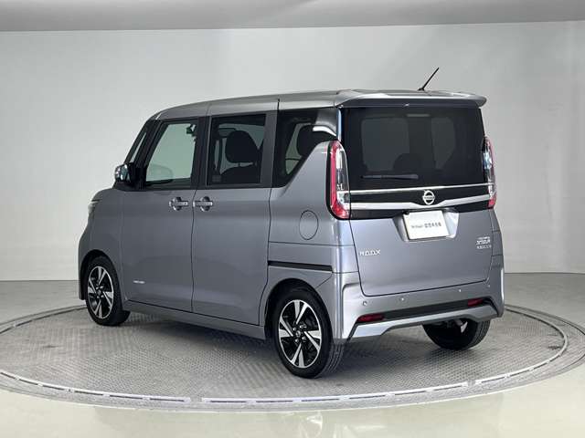 【ワイド保証】日産販売店の中古車には、無料で保証が付いています。走行距離無制限で、無料保証期間は1年間から。品質に自信があるから実現した、日産ならではの保証です。