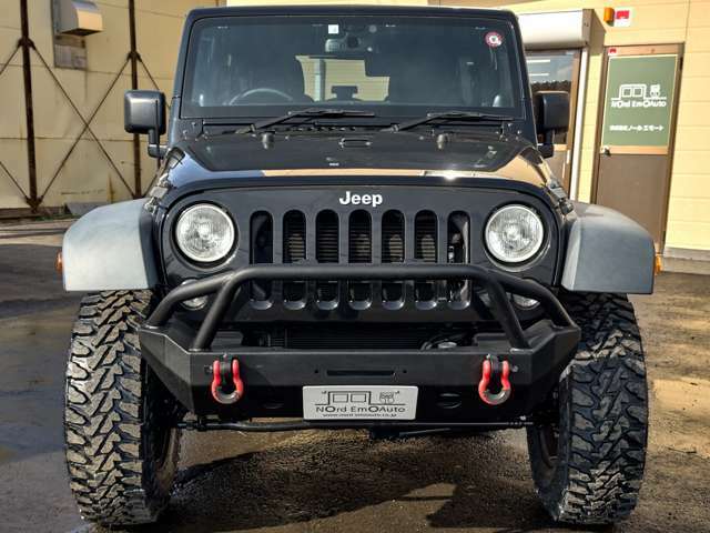 スチールバンパーが似合うのがJEEPです。