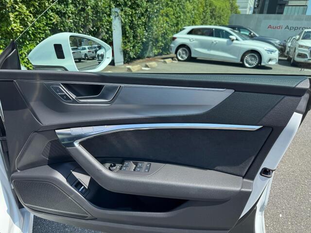 Audi Approved有明店は正規ディーラーであることはもちろんの事、保険代理店でもあります。セールススタッフは保険の有資格者ですので保険のご相談もお任せください。