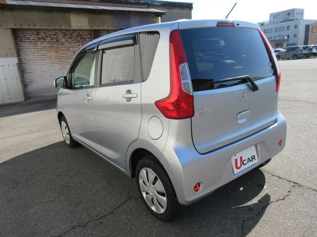 ご納車前に当社整備工場にてオイル・オイルエレメントの交換と12ヵ月点検又は車検整備を致します。