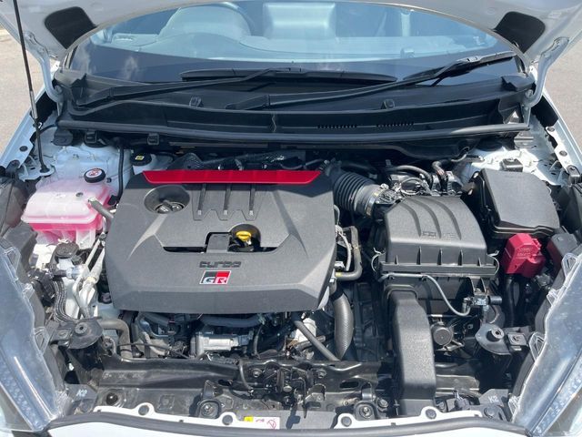親切・丁寧な専門メカニックスタッフが応対！・車検・点検整備・事故等の修理などアフターサービスも安心。お車のカスタマイズもネクステージのサービススタッフまでご相談ください！