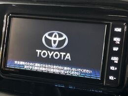 【純正ナビ】人気の純正ナビを装備しております。ナビの使いやすさはもちろん、オーディオ機能も充実！キャンプや旅行はもちろん、通勤や買い物など普段のドライブも楽しくなるはず♪