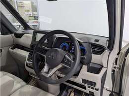 見通しのよいすっきりとした視界で、誰でも運転しやすいです。運転のしやすさは疲れにくさにも繋がりますよ♪