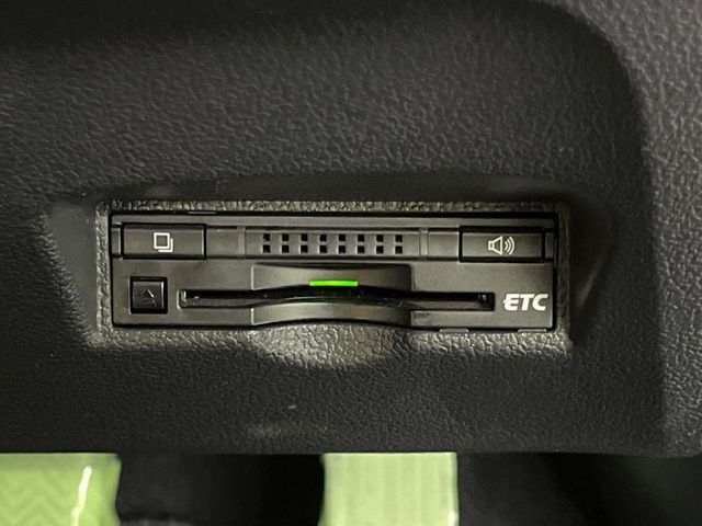【ETC】高速道路の料金所をストレスなく通過！話題のスポットやサービスエリアに多い「スマートIC」利用時は必須のアイテムです。当店でセットアップを実施、ご納車当日からすぐにご利用いただけます！