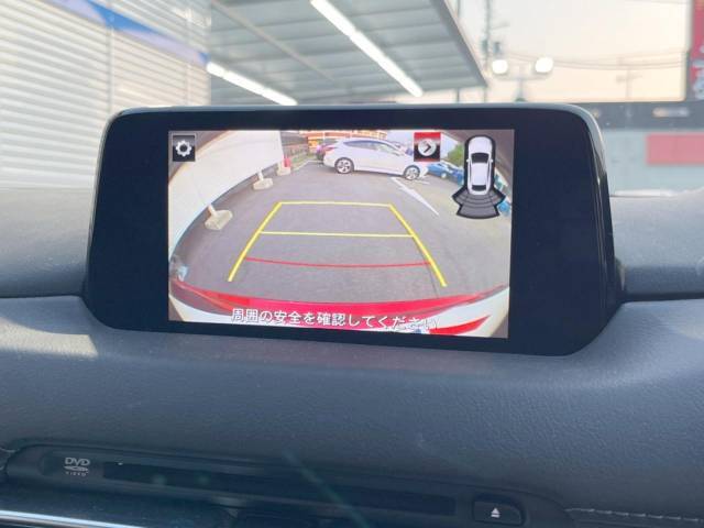 【バックカメラ】駐車時に後方がリアルタイム映像で確認できます。大型商業施設や立体駐車場での駐車時や、夜間のバック時に大活躍！運転スキルに関わらず、今や必須となった装備のひとつです！