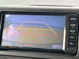 バックカメラがついて後方確認が簡単にできます！苦手としている車庫入れ等も安心して出来ますね！凄く需要の高い装備ですので、最初から付いていれば言う事なしですよね！？