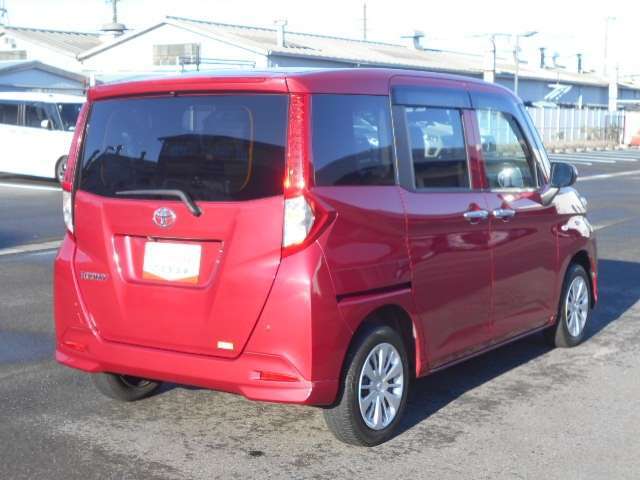 展示されているお車は全台1年間のトヨタロングラン保証が付いて参ります。最長3年間の保証をお付けすることも可能ですので、どのエリアに住むお客様でも安心して保証をお受けすることができます！