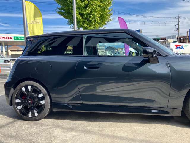 MINI正規ディーラー取り扱い　MINI認定中古車　MINI　NEXT甲府　お車の詳細や展示状況は055-236-3252もしくはフリーダイヤル0078-6002-322544までお気軽にお問合せ下さい。http://www.kofu.mini.jp/dealer/kofu/