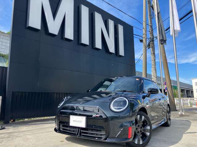 MINI正規ディーラー取り扱い　MINI認定中古車　MINI　NEXT甲府　お車の詳細や展示状況は055-236-3252もしくはフリーダイヤル0078-6002-322544までお気軽にお問合せ下さい。http://www.kofu.mini.jp/dealer/kofu/