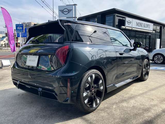 MINI正規ディーラー取り扱い　MINI認定中古車　MINI　NEXT甲府　お車の詳細や展示状況は055-236-3252もしくはフリーダイヤル0078-6002-322544までお気軽にお問合せ下さい。http://www.kofu.mini.jp/dealer/kofu/