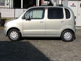 『日本自動車鑑定協会』にて鑑定済み！！　5段階評価で外装4点、内装5点、修復歴無、機関異常無しの評価を頂いております。