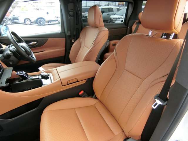 この車が気になるけどこの傷が・・なんてとき！ぜひご相談ください！自社鈑金工場にて格安補修してお渡しします！傷がある代わりに安くお出ししているお車もありますのでご了承ください・・・