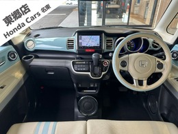 当社の中古車は、フロアマット付きで販売しておりません。予めご了承下さい。中古車という特性上匂いや見栄えなどの状態が左右される為です。純正マット、車種専用社外品マットをご購入いただけます。