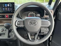 【ステアリング】軽い力で扱いやすいハンドルです。目立つ傷やスレなどなく綺麗な状態です！除菌プランいれていただくとさらに快適に！清潔なお車はお子様にも安心ですね！