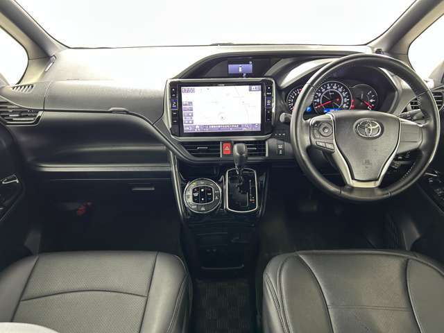 【インパネ全体】全方位で視界が広く、高い目線で運転もしやすいです！