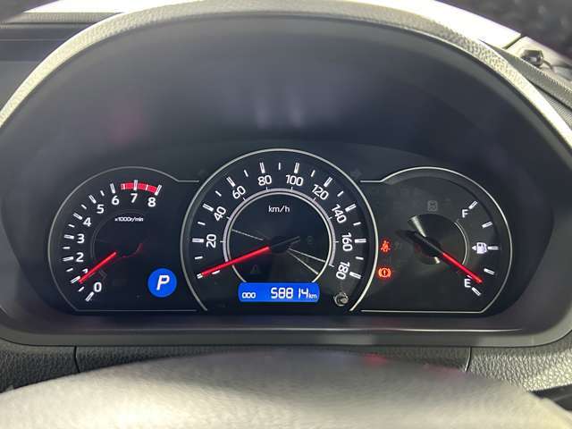【スピードメーター】メーターがシンプルで見やすく運転しやすいですね！