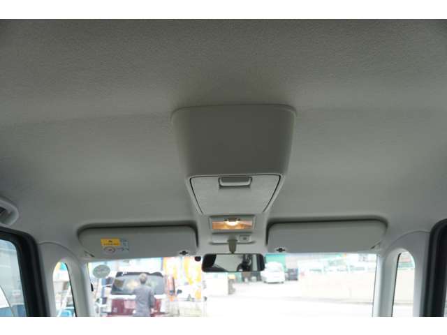スタッフが時間をかけて車内クリーニング（抗菌可能）、外装専用ケミカル洗車仕上げ（撥水コート可能）をしてお引渡ししております！！