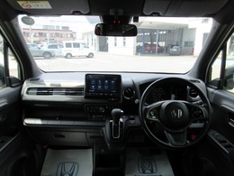 こちらは弊社にて、新車時より約半年ほど試乗などのデモカーとして使用しておりました。新車保証を継承いたします。全国のHonda店にて保証対応可能です。