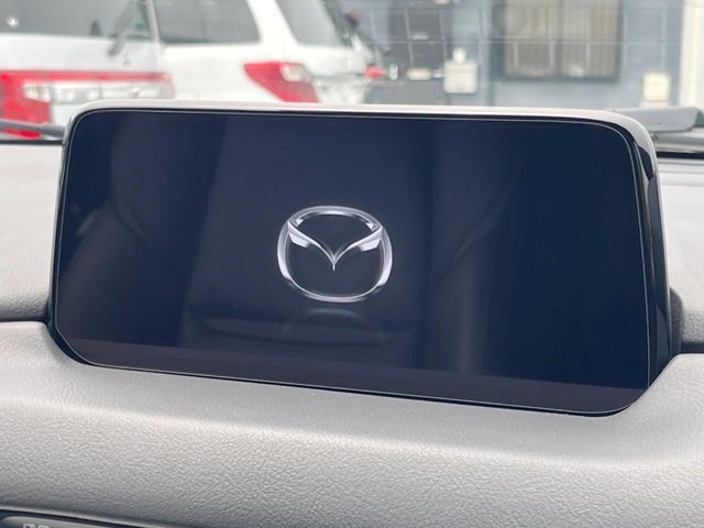 【メーカー純正ナビ】インテリアに溶け込むスタイリッシュな「専用設計」メーカーナビを装備♪視認性や操作性など基本性能にも優れ、より上質なカーライフをお楽しみいただけます。