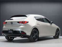 ☆プラチナクォーツメタリックのMAZDA3　ファストバック☆