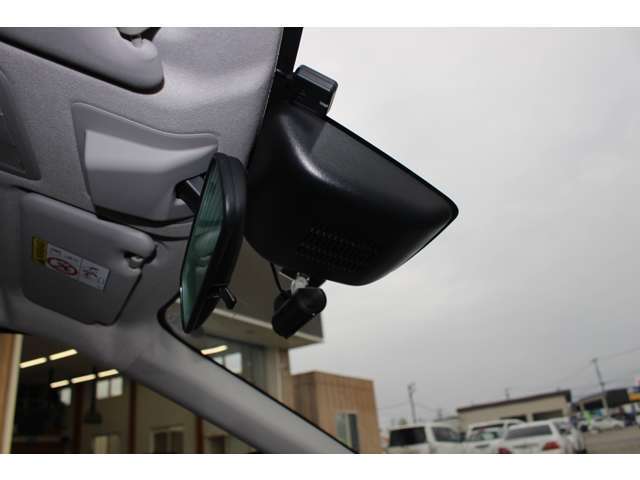 自動車保険等、各種保険も取り扱っております！
