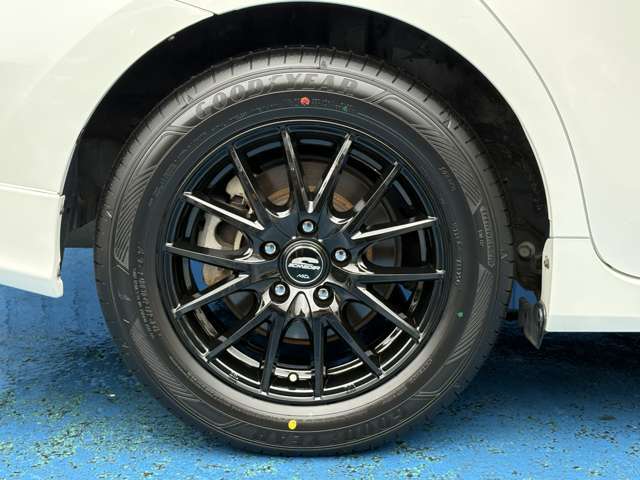 【有限会社クライス】です。当社のウリは中古車を中古と思わせない【業界トップクラスの仕上げ】が魅力です！！また、高価買取・アフターメンテナンス・自動車保険などお車に関わること、全てお任せください！！