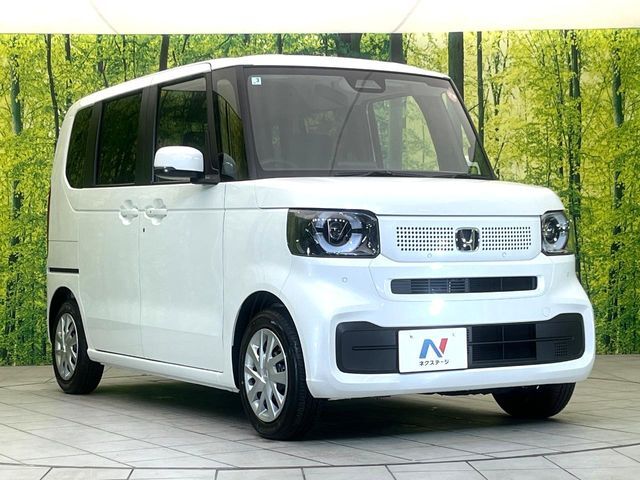 大好評のボディコーティング「弾スプラッシュコート」もご納車までに施工可能。通常のガラスコートと異なる、耐久年数6年の無機質ガラスコーティングが、ボディをキレイな状態に保ってくれます。