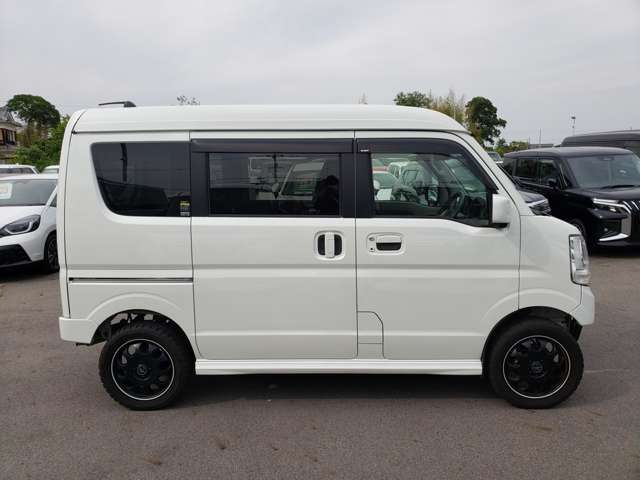老舗ガソリンスタンド＆認証車検工場完備！！お車ご購入後の整備・車検・鈑金などのアフターサービスも充実しております！安心してお買い求め下さい！