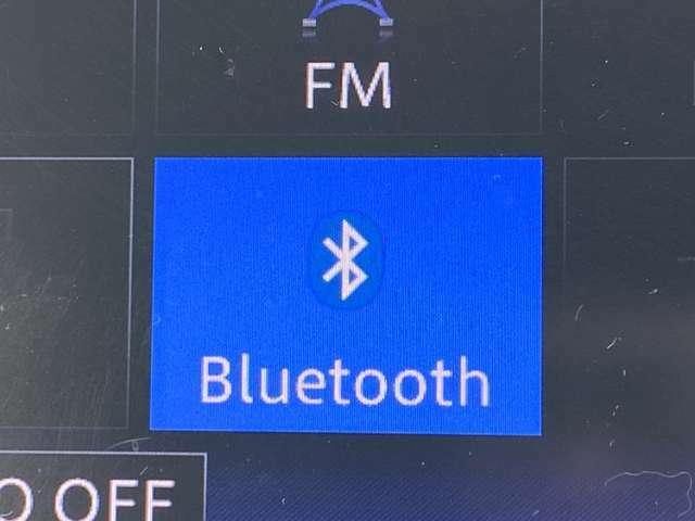 メモリーナビ・地デジ・CD・Bluetooth・バックカメラ付きです♪