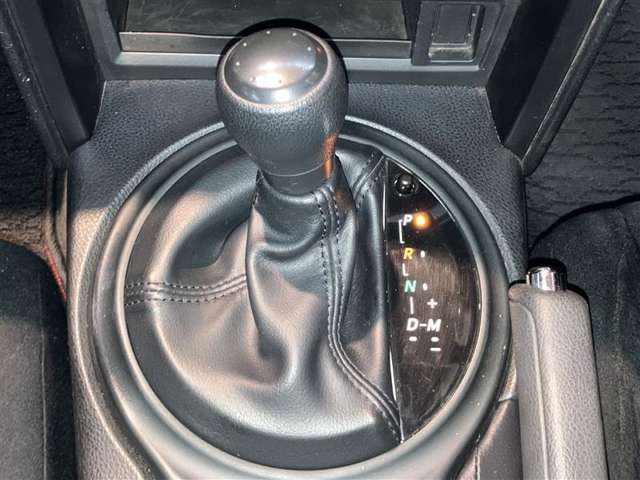 シフト操作もしやすく快適な運転を楽しんでいただけます♪